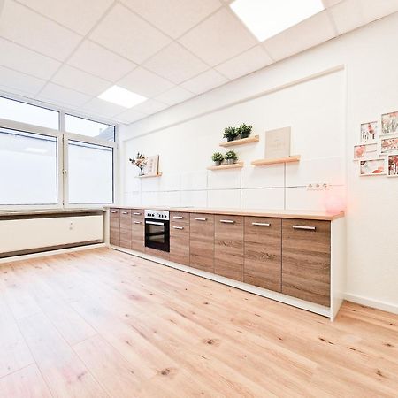 Raj Living - City Center Apartments With 5 Rooms - 10 Min Messe Dus Düsseldorf Buitenkant foto