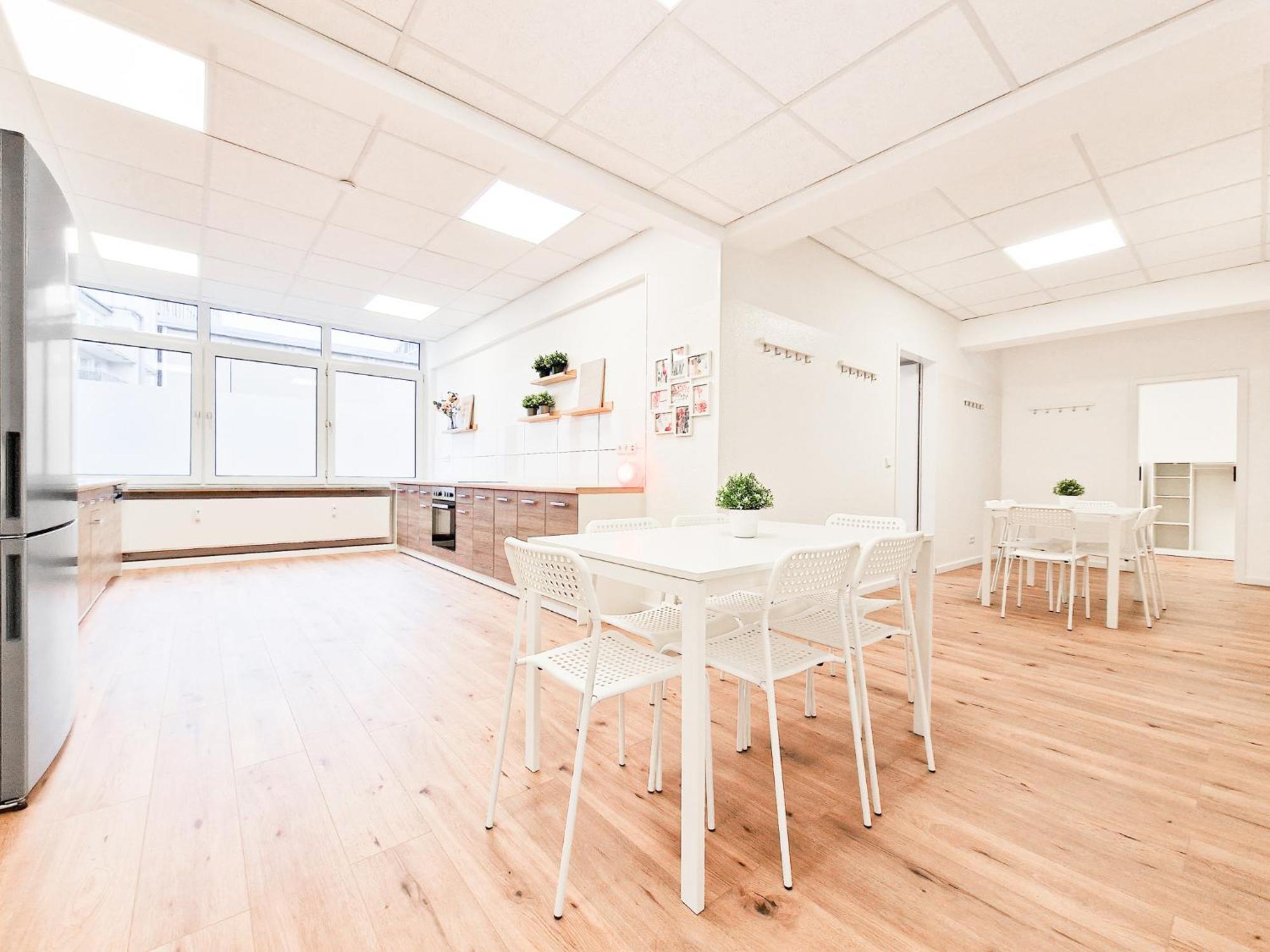 Raj Living - City Center Apartments With 5 Rooms - 10 Min Messe Dus Düsseldorf Buitenkant foto