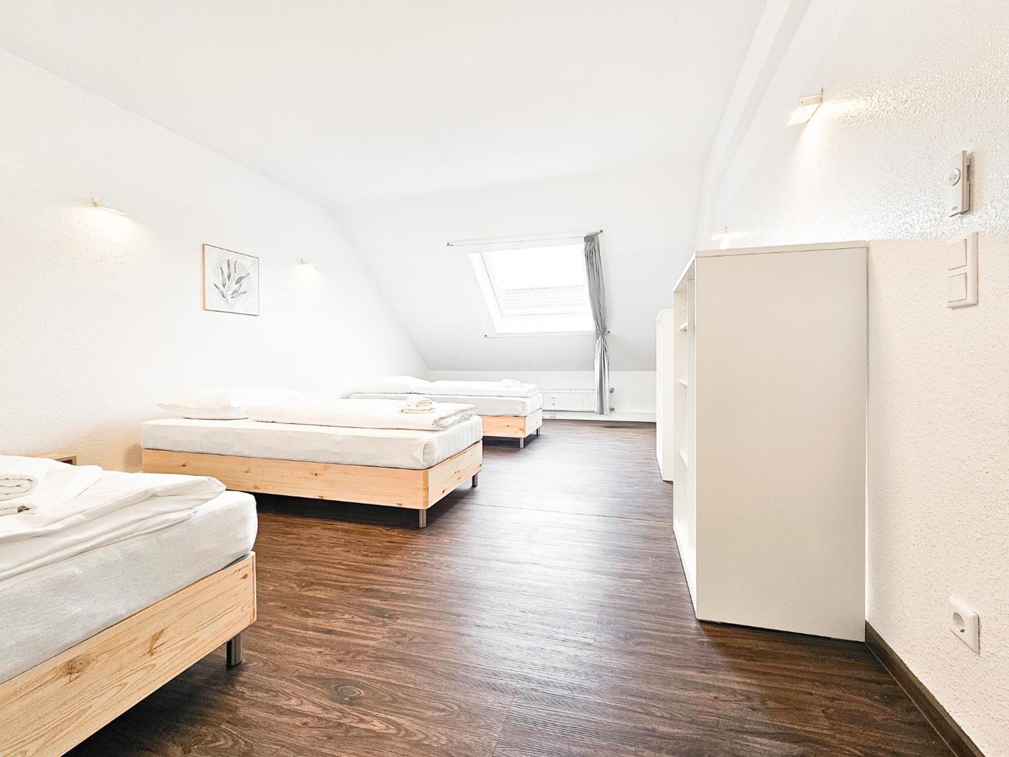 Raj Living - City Center Apartments With 5 Rooms - 10 Min Messe Dus Düsseldorf Buitenkant foto