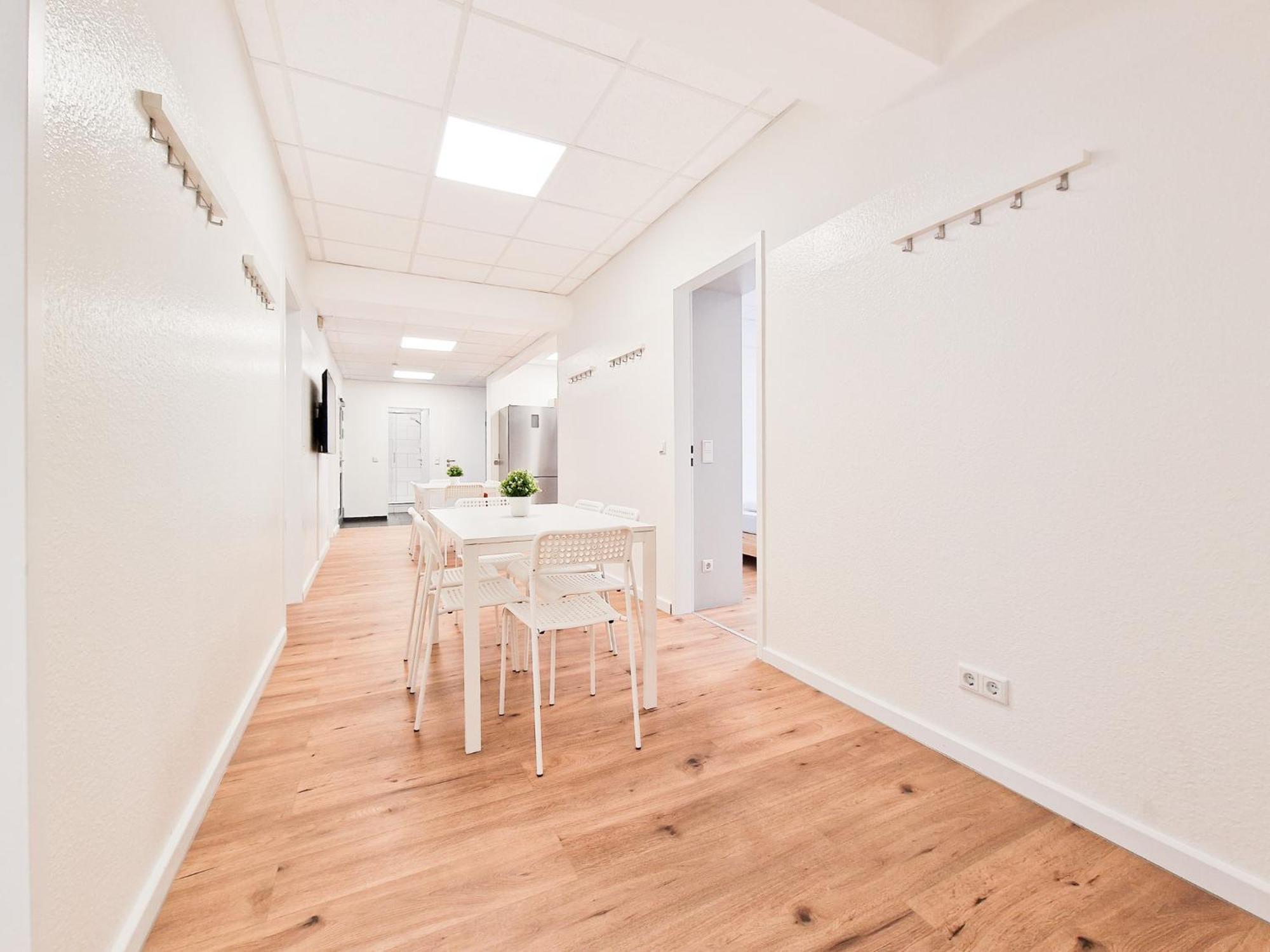 Raj Living - City Center Apartments With 5 Rooms - 10 Min Messe Dus Düsseldorf Buitenkant foto
