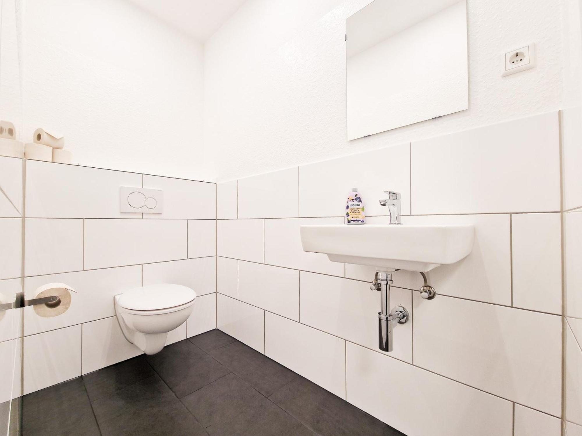Raj Living - City Center Apartments With 5 Rooms - 10 Min Messe Dus Düsseldorf Buitenkant foto
