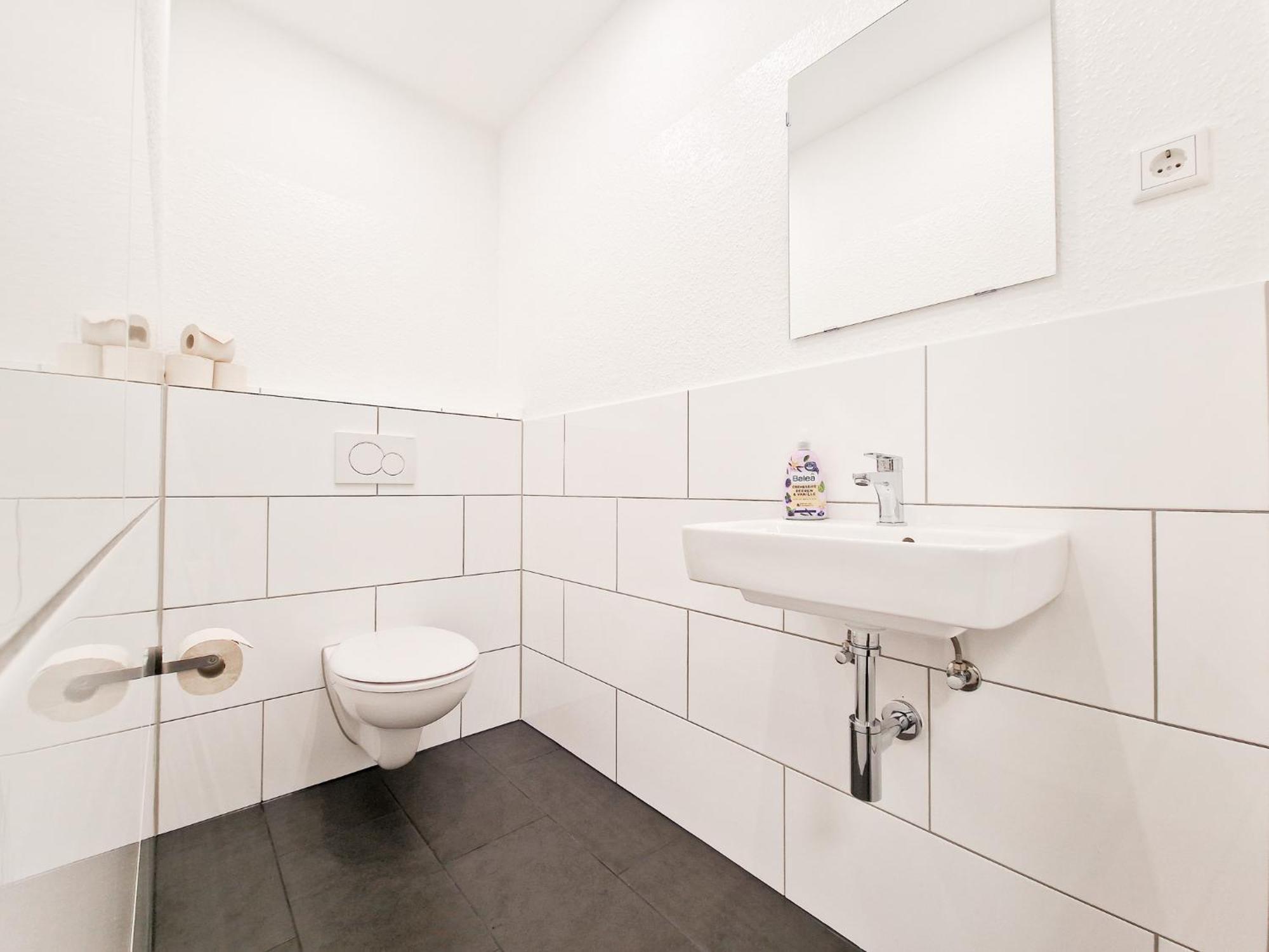 Raj Living - City Center Apartments With 5 Rooms - 10 Min Messe Dus Düsseldorf Buitenkant foto