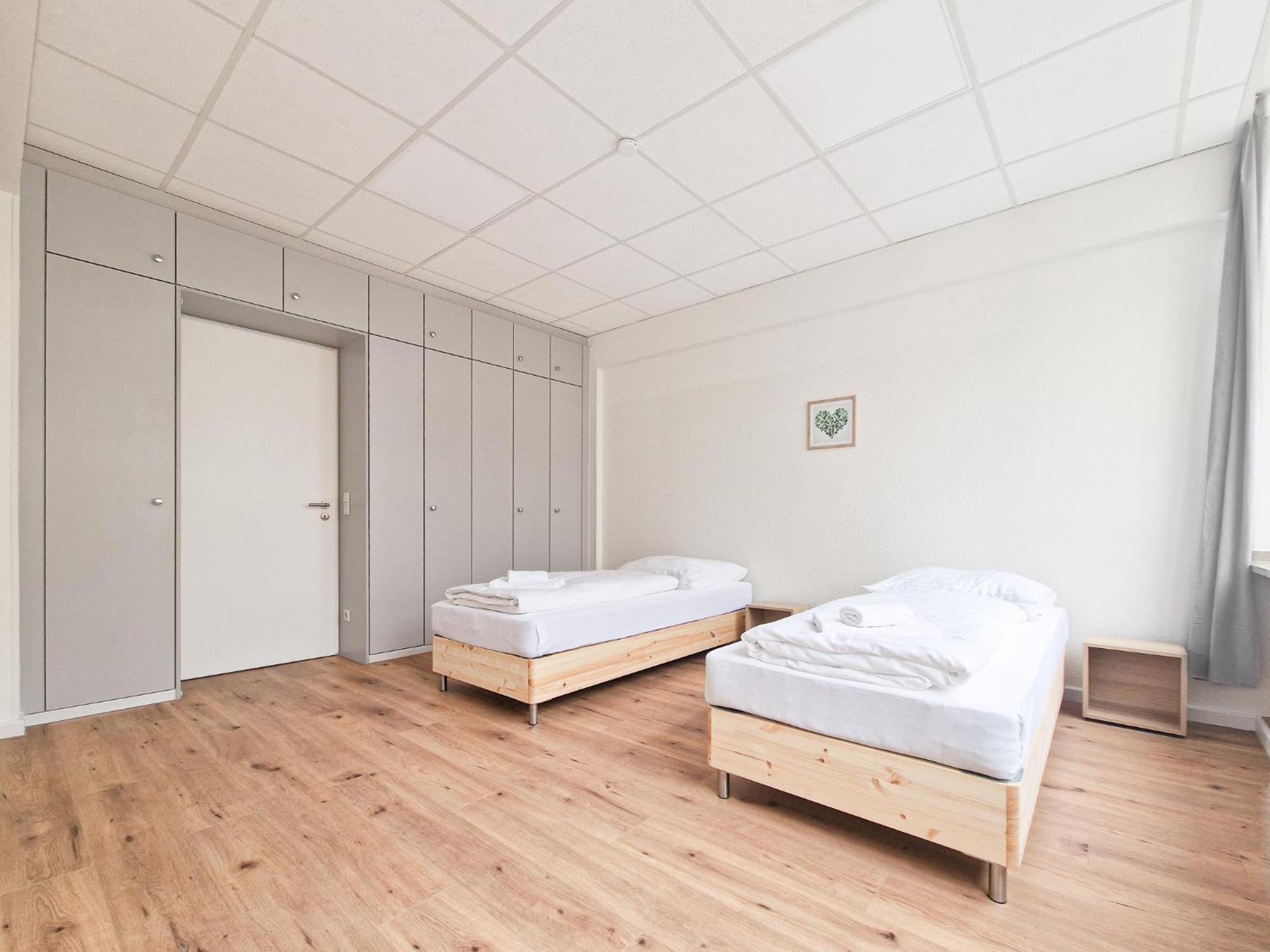 Raj Living - City Center Apartments With 5 Rooms - 10 Min Messe Dus Düsseldorf Buitenkant foto