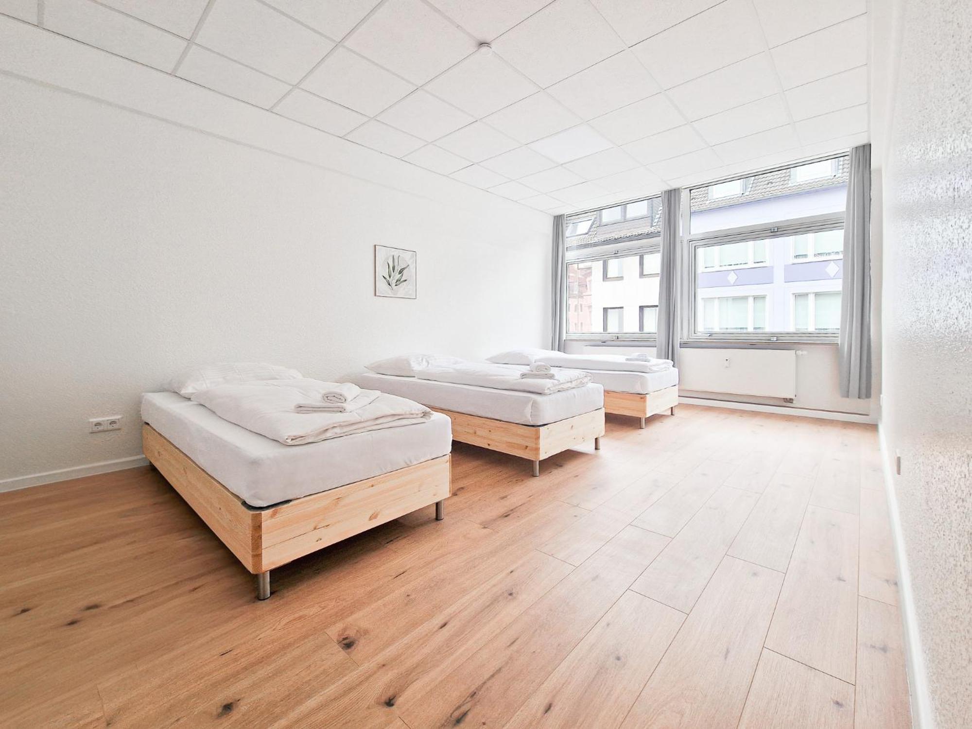 Raj Living - City Center Apartments With 5 Rooms - 10 Min Messe Dus Düsseldorf Buitenkant foto